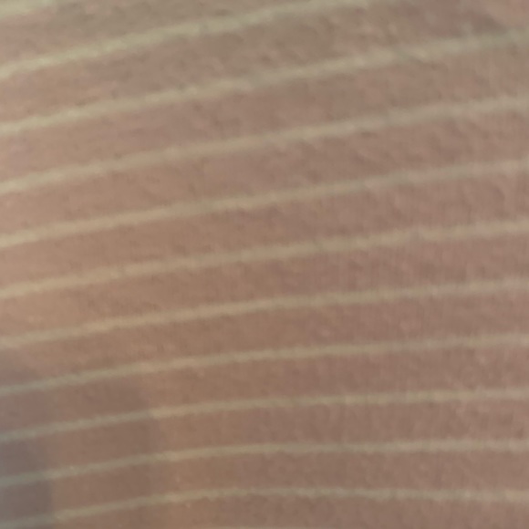 Gap pink and white tee - Picture 3 of 3